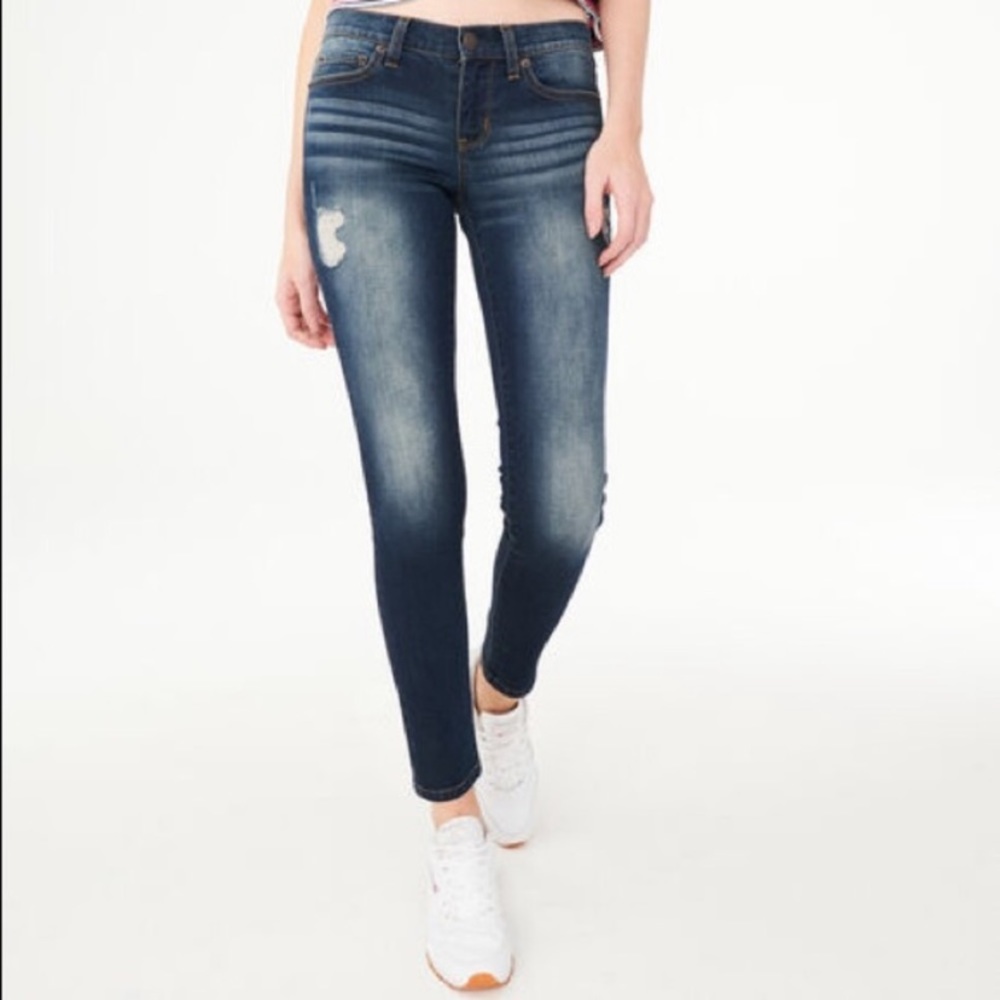 NWT Aeropostale Dist. DK Skinny Jeans
